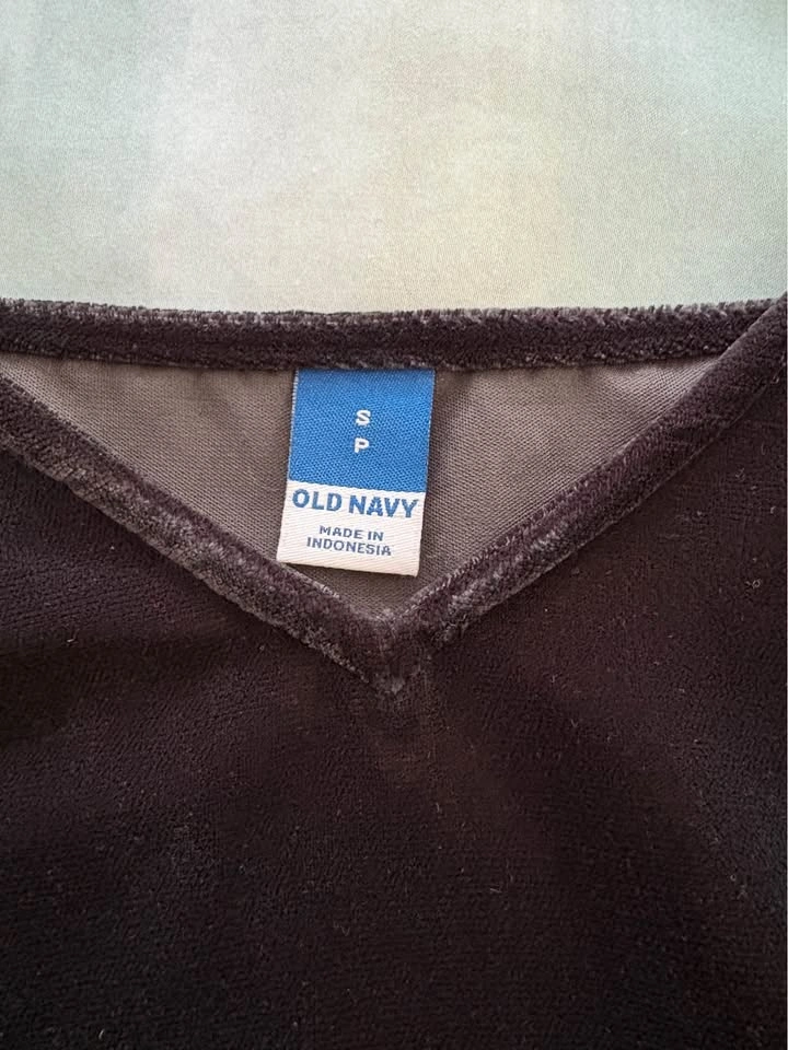 Old Navy Black Velvet Camisole Top Small Petite - photo 3
