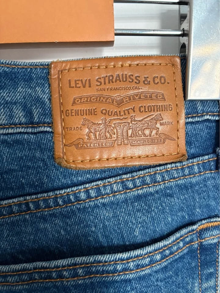 Women’s Levi's Wedge Straight Jeans Size 27 length 26 - photo 3