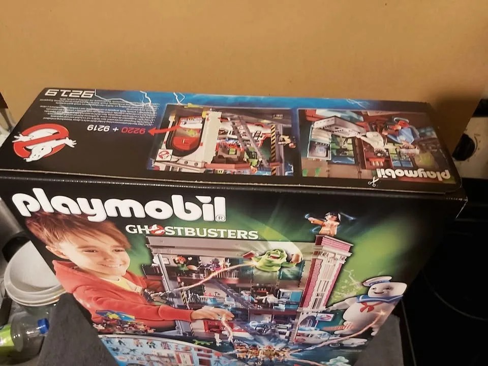 Ghostbusters Playmobil Authentic Firehouse - BNIB image indicator(9)