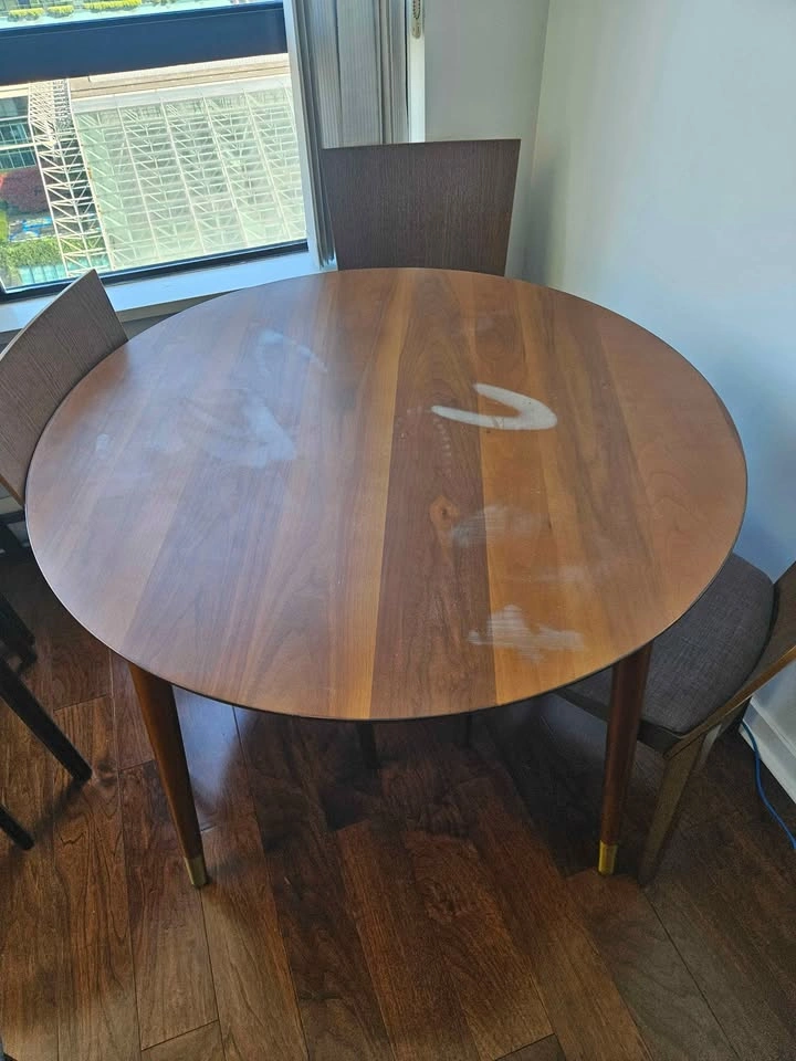 Structube Round Dining Table + 4 Chairs – Mid-Century Modern - photo 3
