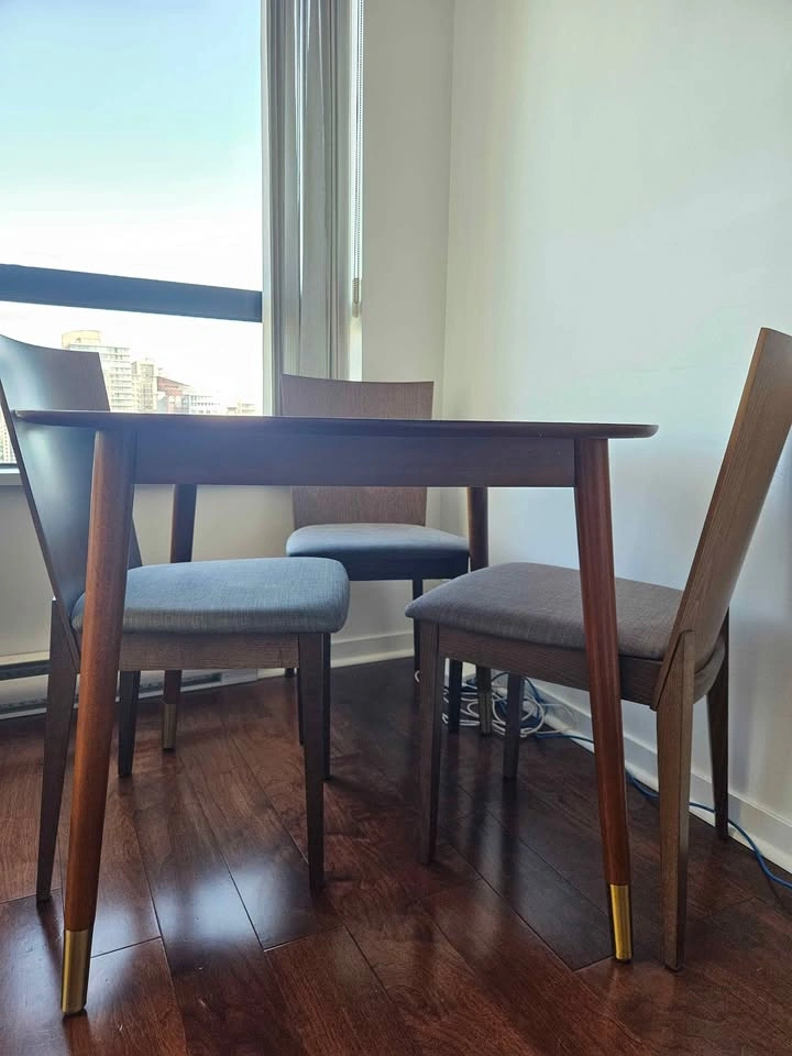 Structube Round Dining Table + 4 Chairs – Mid-Century Modern - photo 4