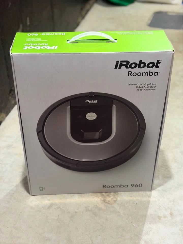 Roomba 960 Robot Vacuum - photo 2