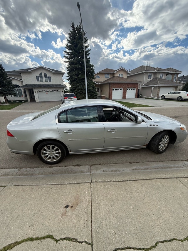 2011 Buick Lucerne - Fully Loaded - photo 3