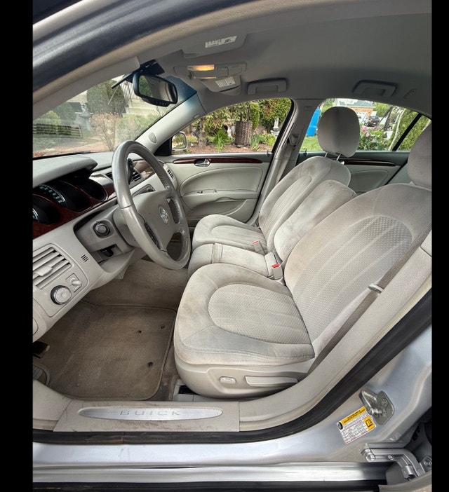 2011 Buick Lucerne - Fully Loaded - photo 5