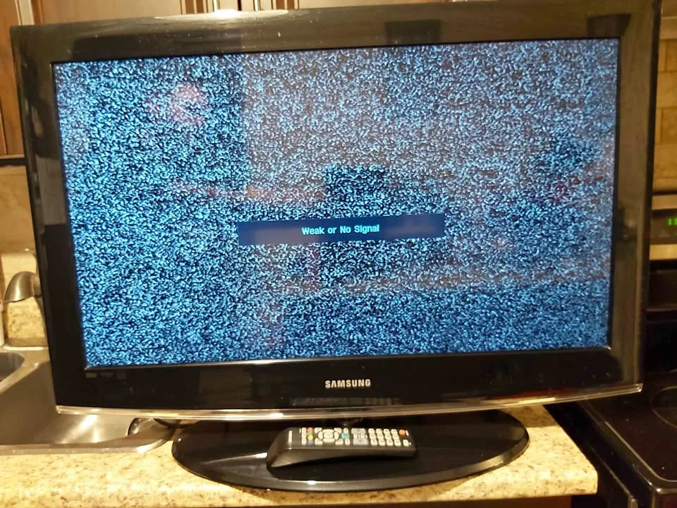 Samsung 32"inch 720p LCD HDTV - Flat Screen thumbnail