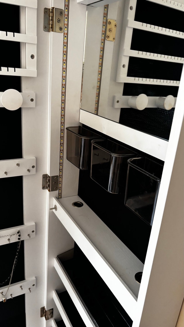 Jewelry Organizer with Mirror - photo 3