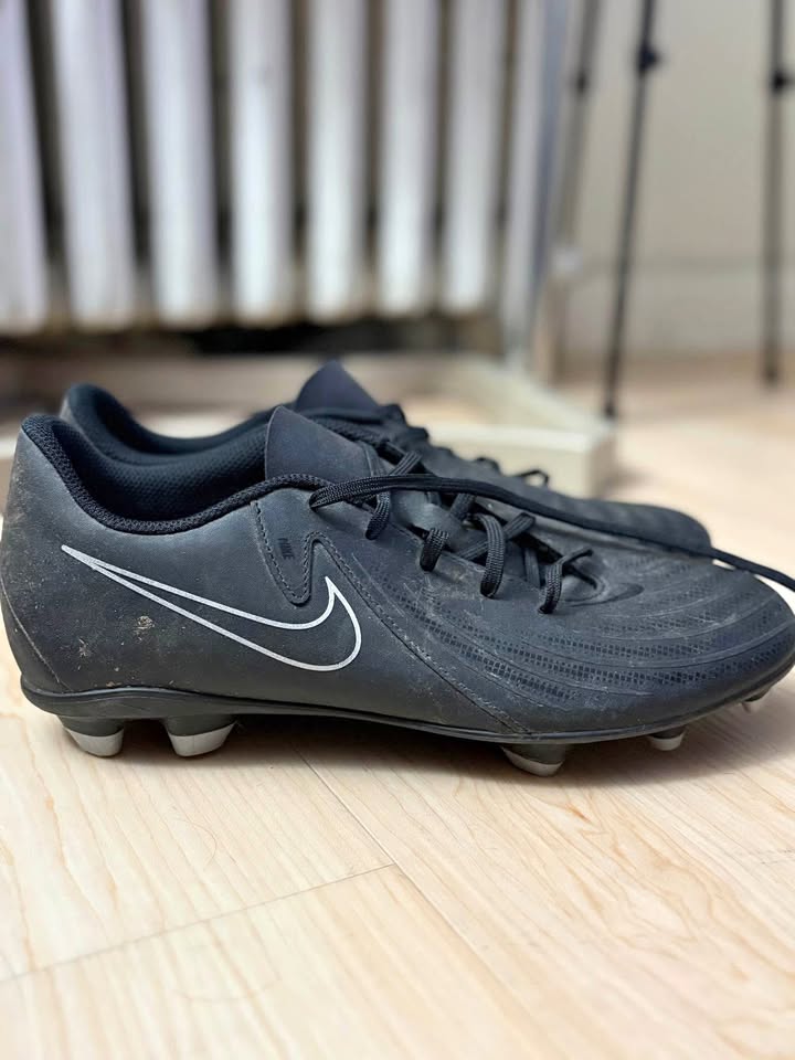 Women’s Nike cleats soccer