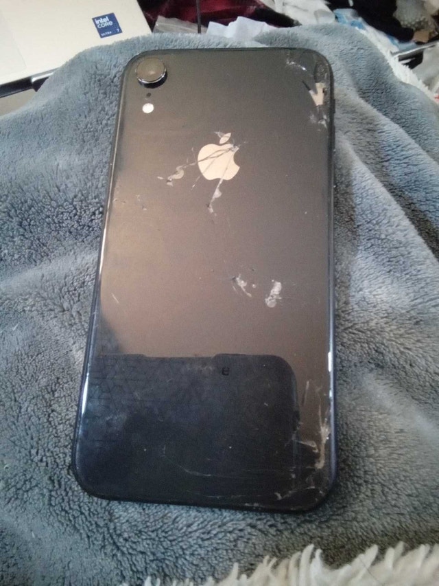 Apple iPhone XR - photo 2