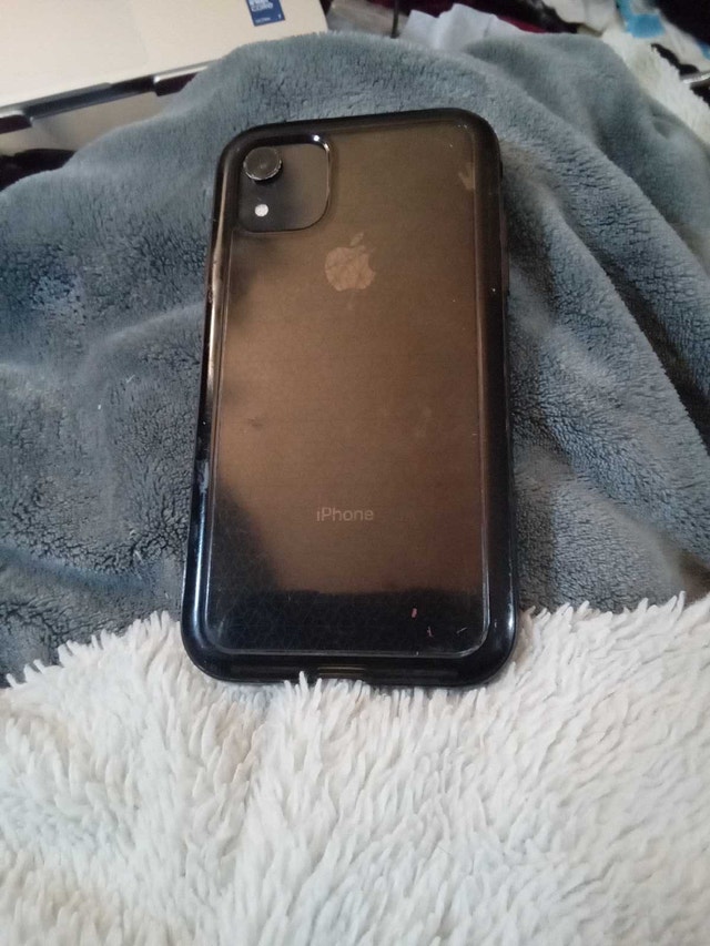 Apple iPhone XR - photo 3
