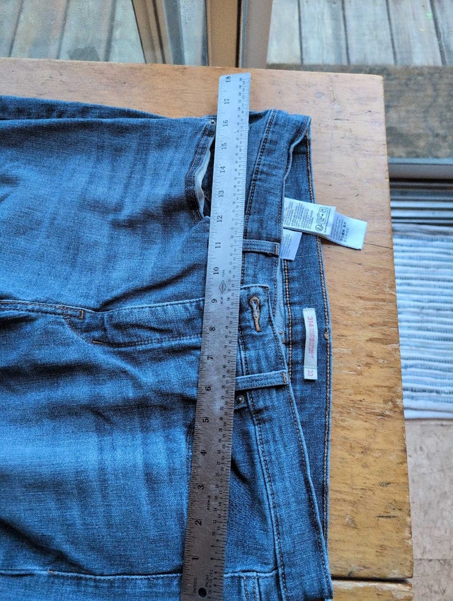 Levi's 314 Jeans woman's 33 - photo 2