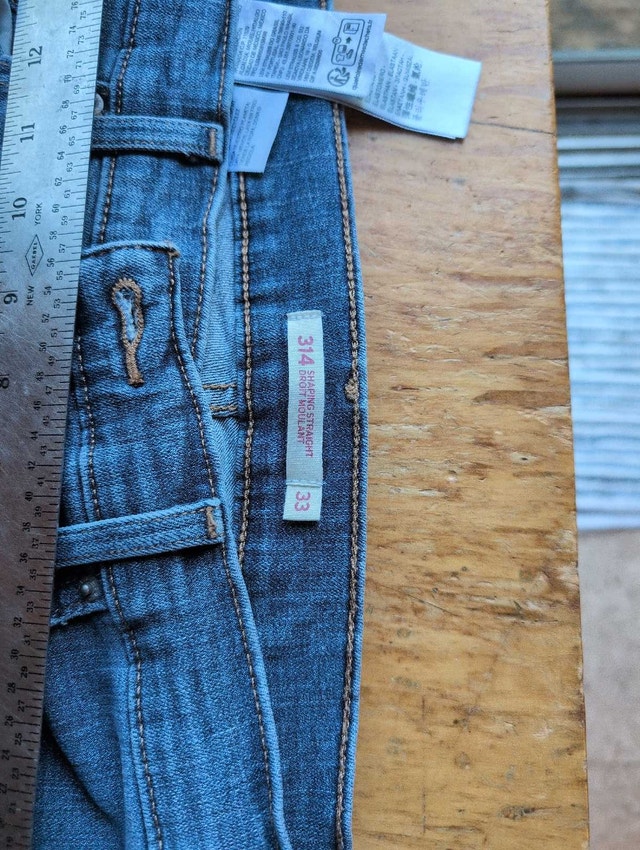 Levi's 314 Jeans woman's 33 - photo 3