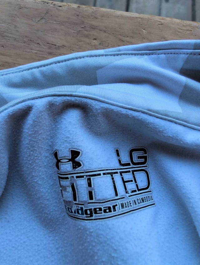 Under Armour Top - Women's Large Fitted - photo 2