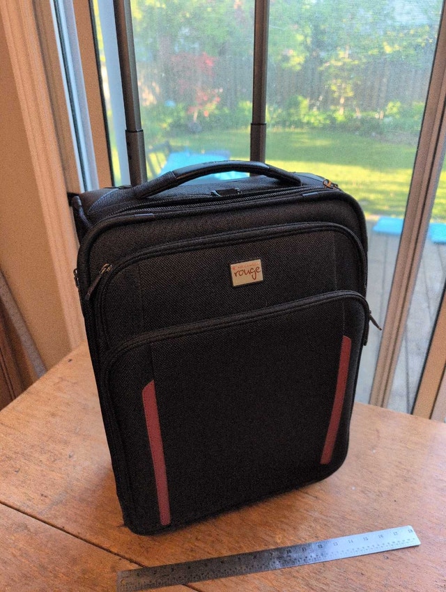 Samsonite Rouge Rolling Suitcase Carryon 20x15x8