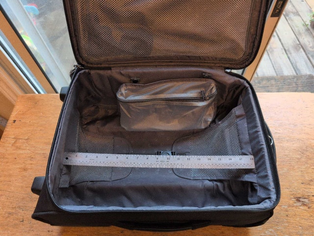 Samsonite Rouge Rolling Suitcase Carryon 20x15x8 - photo 2
