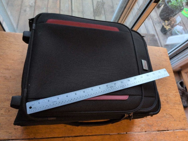 Samsonite Rouge Rolling Suitcase Carryon 20x15x8 - photo 4