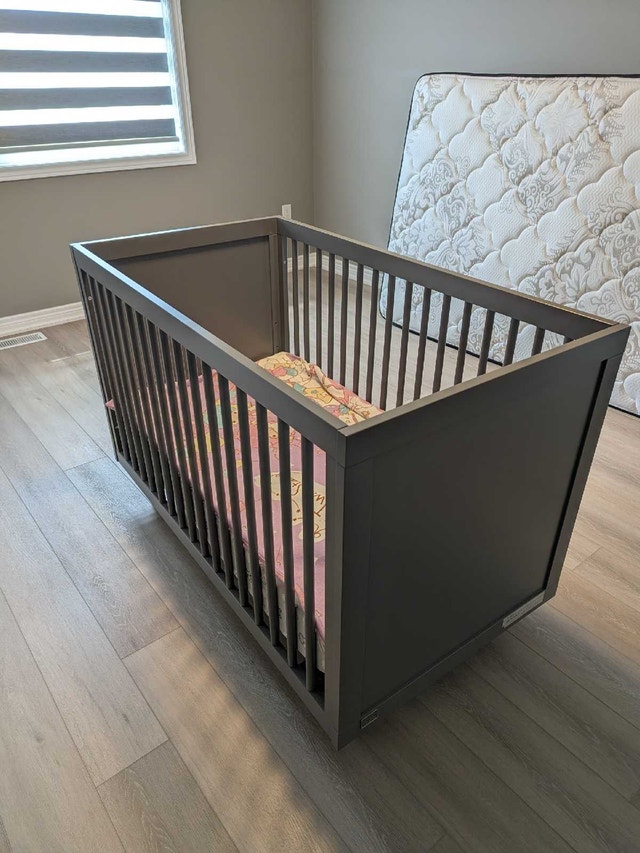 RISE 3-in-1 Convertible Crib (Grey) & Simmons Mattress - photo 2