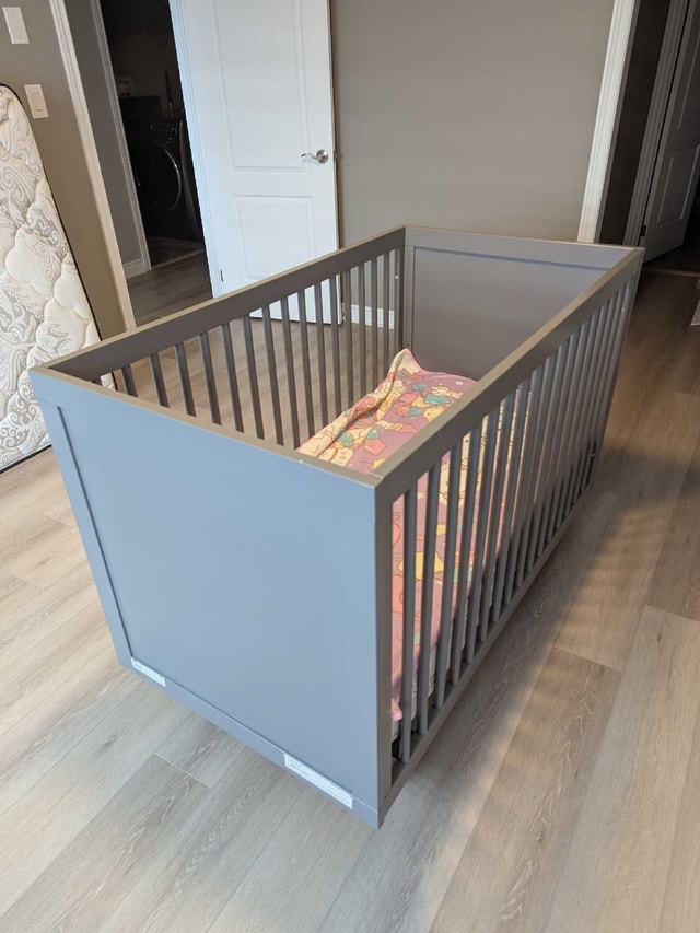 RISE 3-in-1 Convertible Crib (Grey) & Simmons Mattress - photo 3