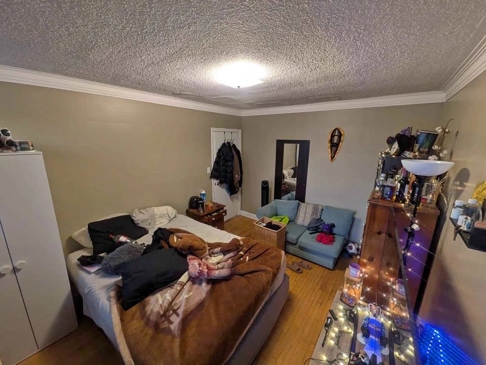 Private room for rent in Stockyards