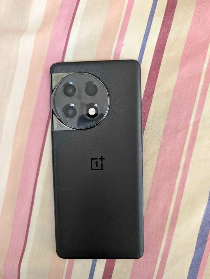 OnePlus 11R 5G – 128GB | Black | Like New Condition