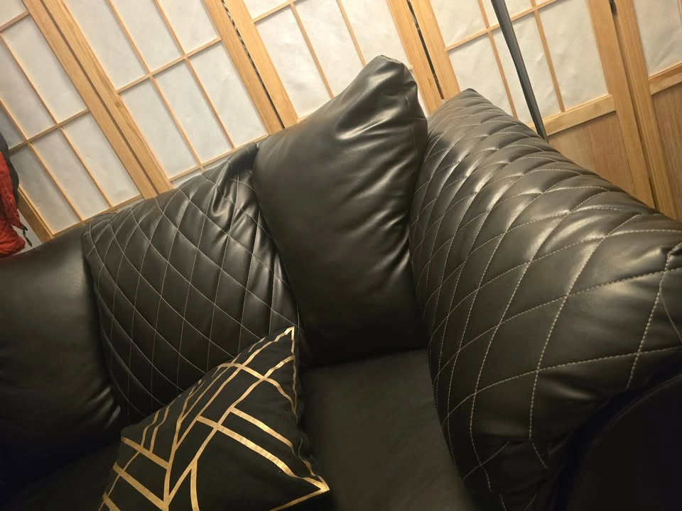 Black leather couch - photo 3