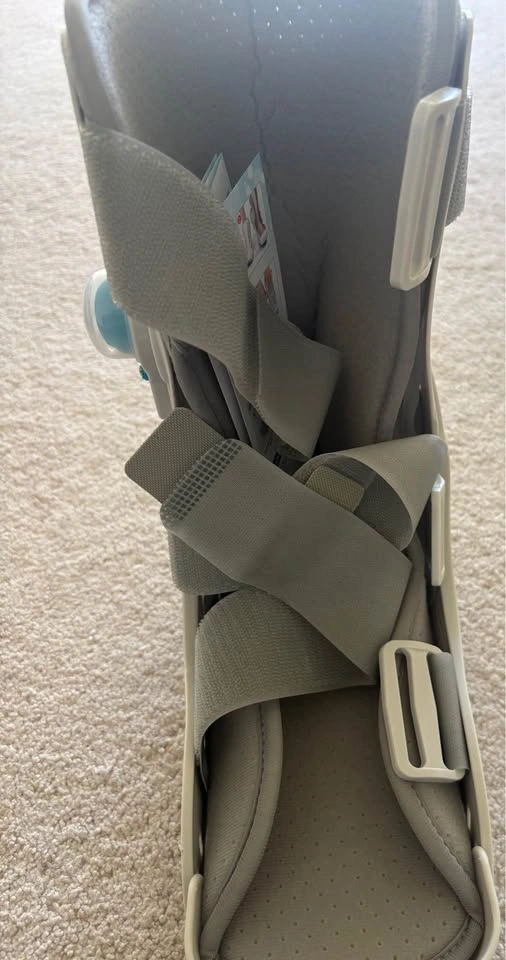 New walker fracture cast size medium - photo 2