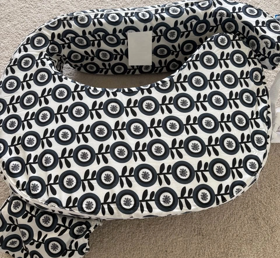 New My Brest Friend Nursing Pillow - No Box - photo 3