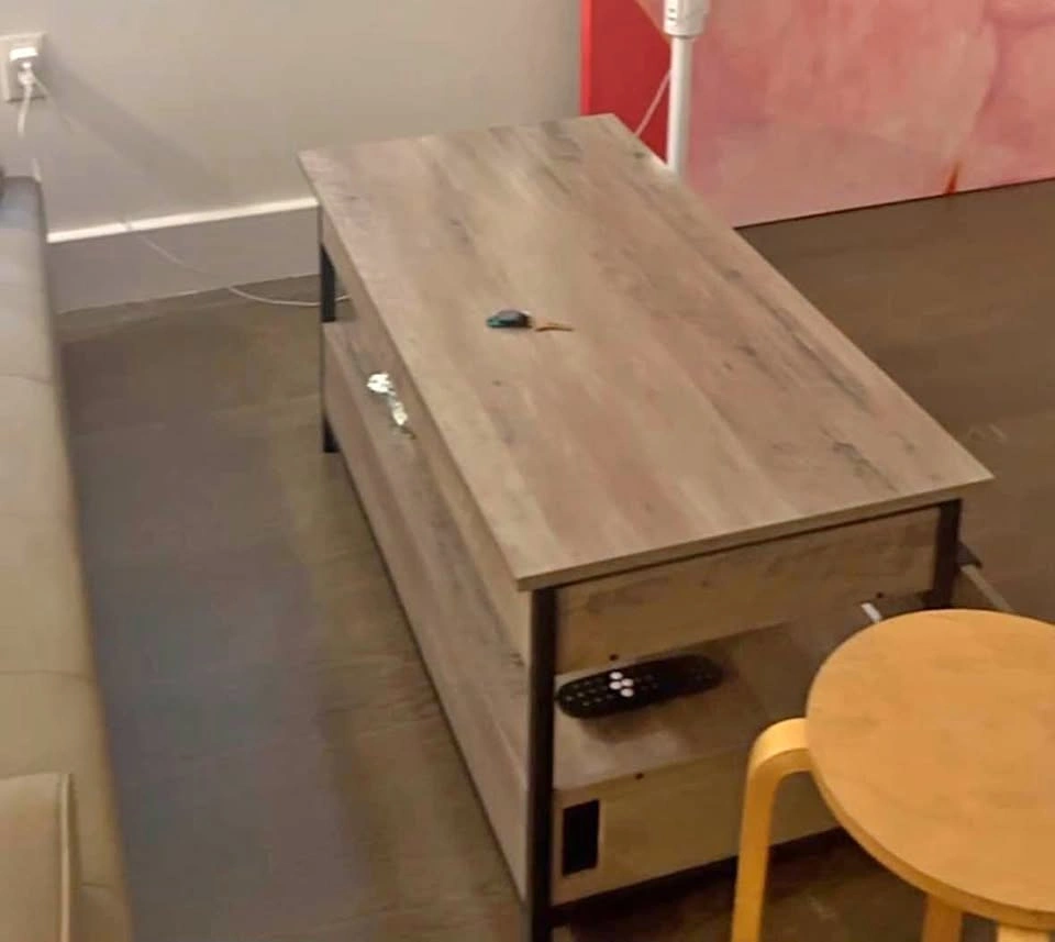 Lift up coffee table