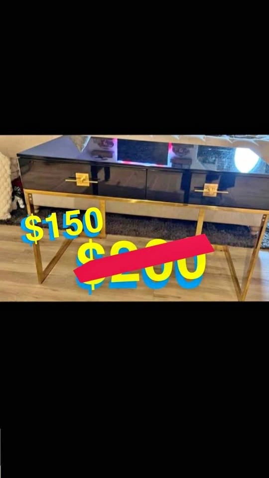 Makeup vanity