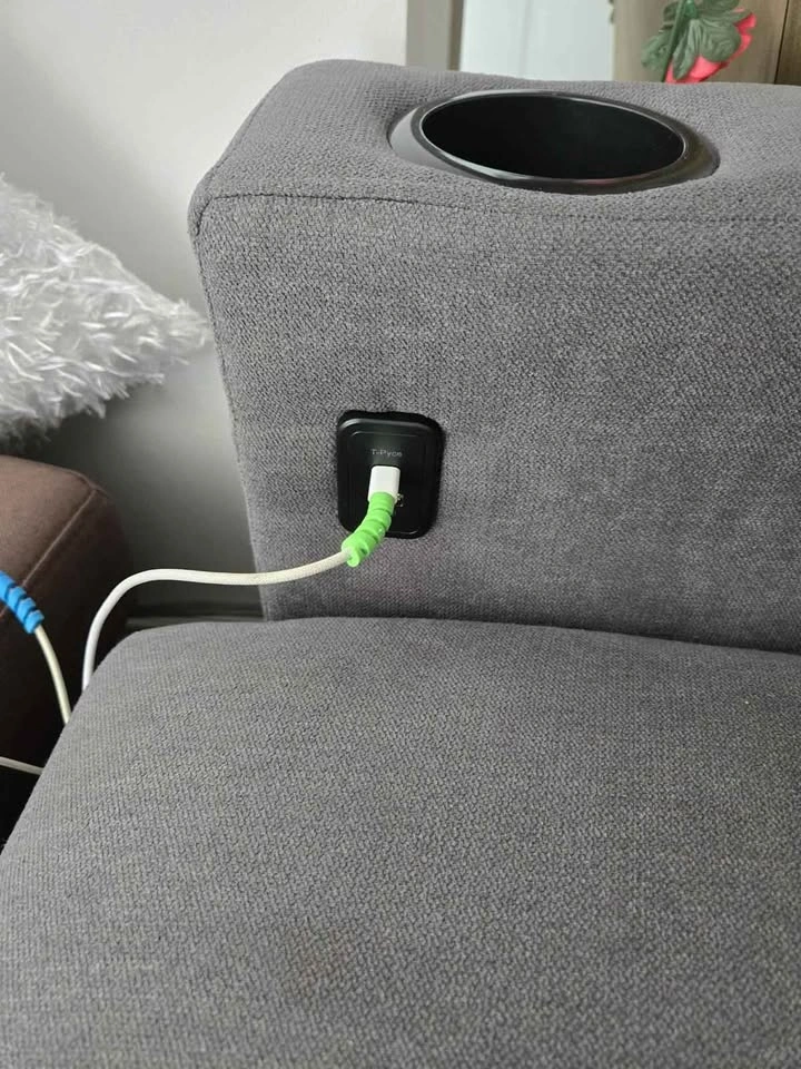 Three seater Sofa with Cup Holders and Charging port - photo 3
