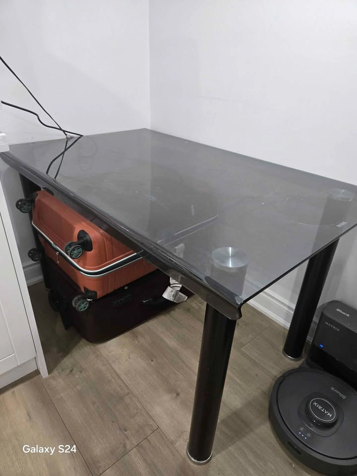 Tempered Glass Top Table with Black Metal Legs - photo 2