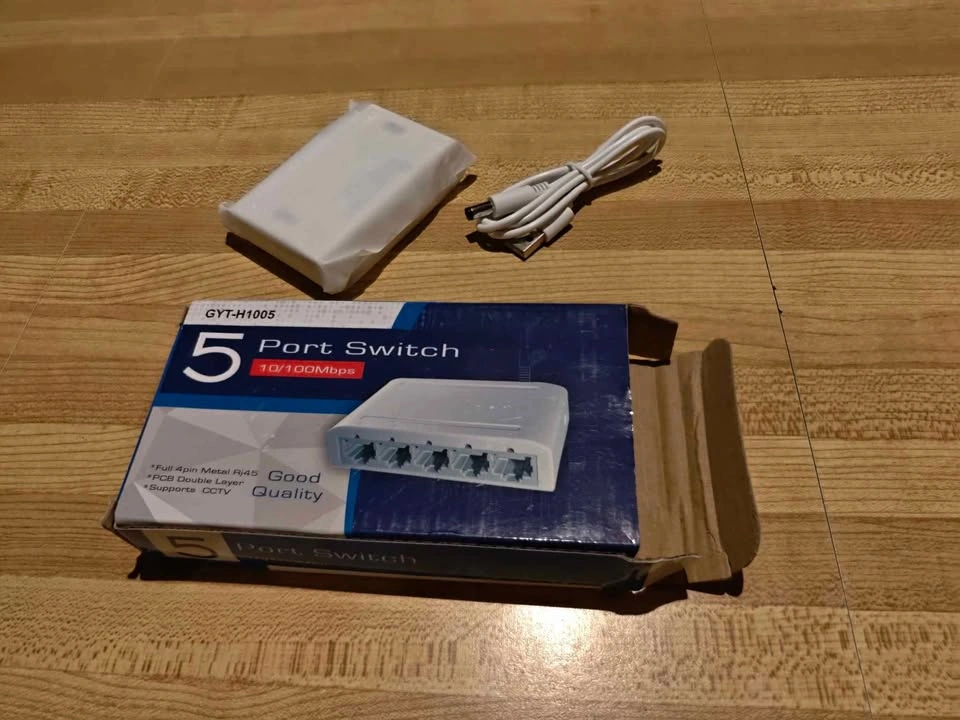 Network Switch - 5 Port - photo 2