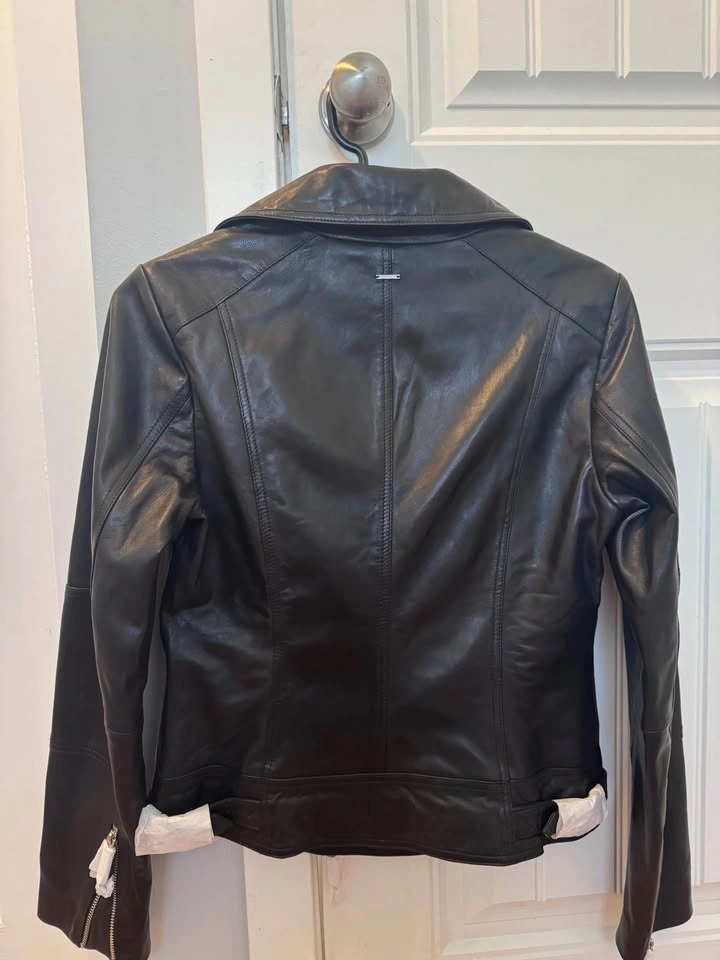 Brand New Danier Black Leather Jacket - Size XS - photo 2