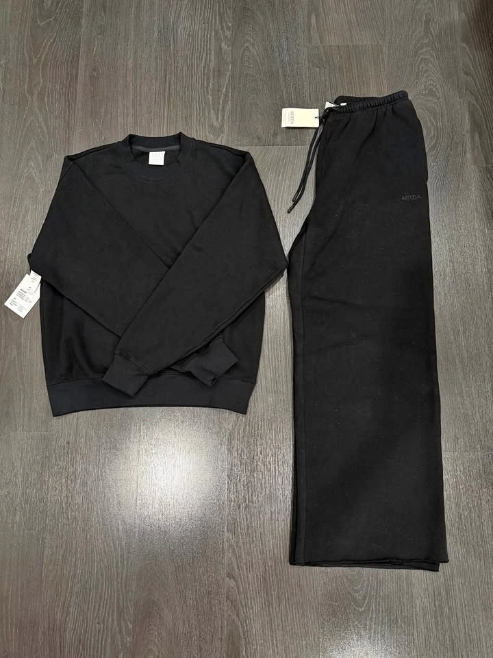 Aritzia Sweatfleece Set Size M NWT