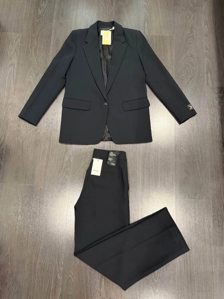 Aritzia Matching Suit Set Size 2 NWT - photo 2