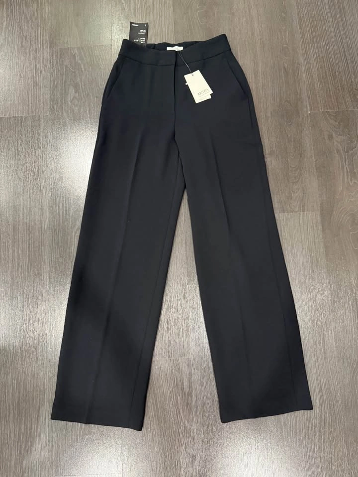 Aritzia Matching Suit Set Size 2 NWT - photo 4