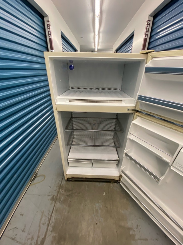 BROWN FRIDGE TOP FREEZER - photo 4