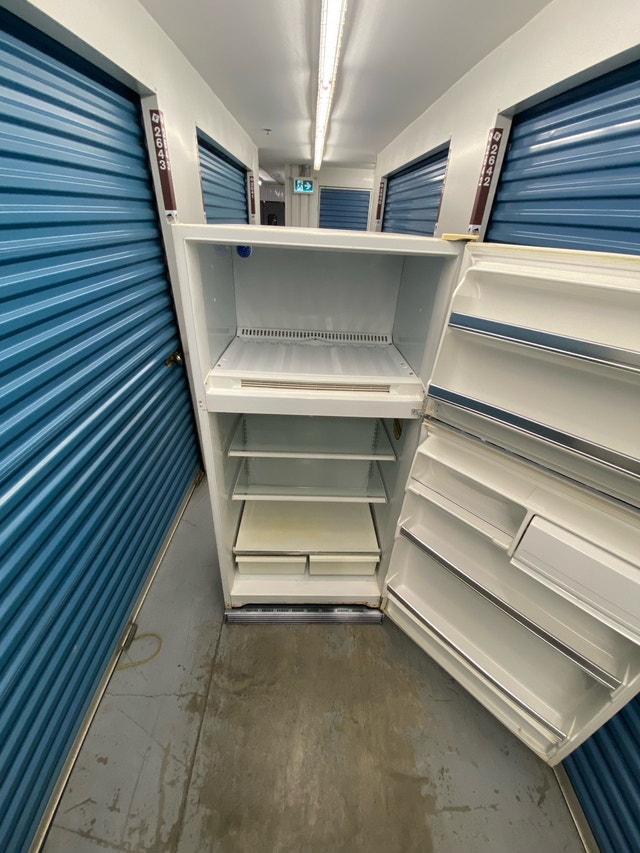 WHITE TOP FREEZER FRIDGE - photo 4