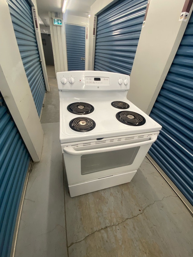 GE WHITE ELECTRIC COIL STOVE - photo 3