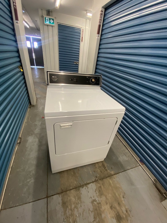 MAYTAG WHITE ELECTRIC DRYER - photo 2