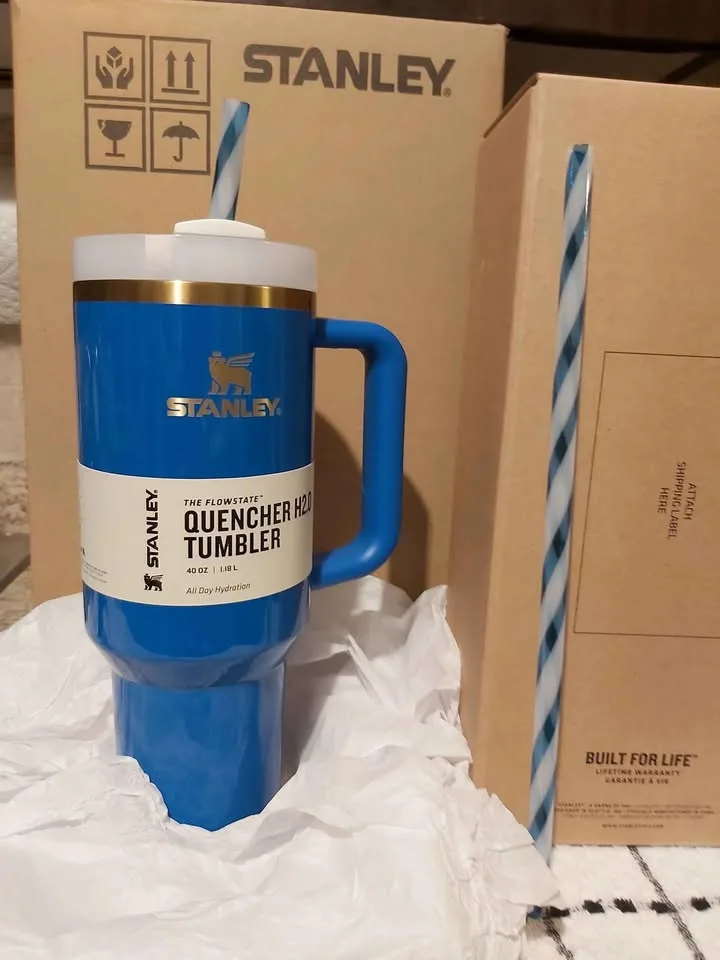 Stanley - Quencher 40oz ( Arctic Twist ) Limited Edition image indicator(6)