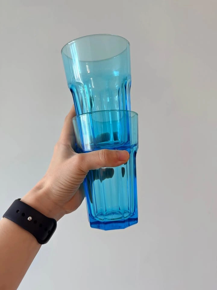 Must go today)4 blue drinking glasses