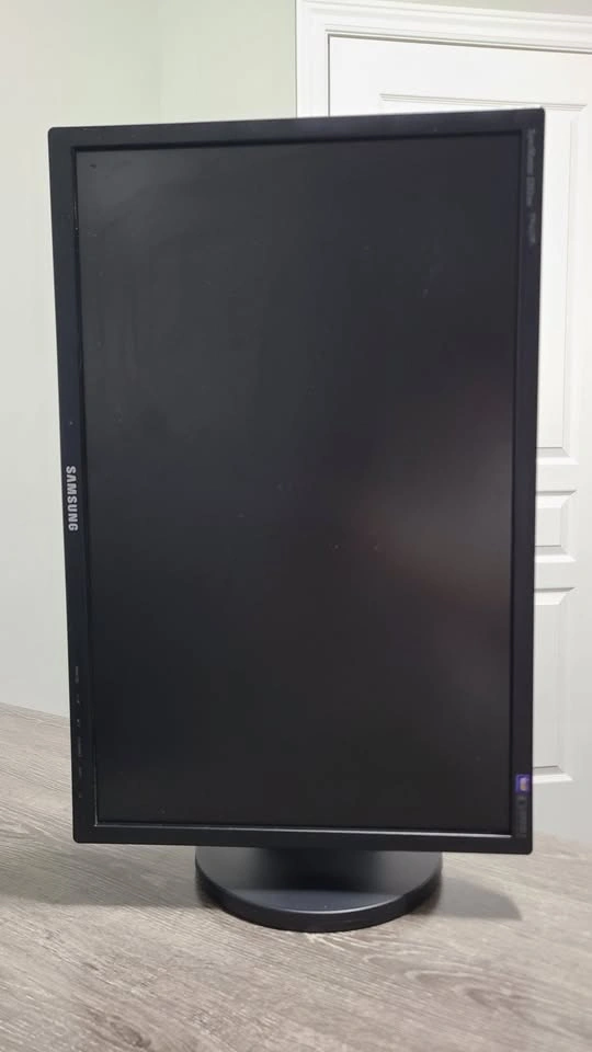 Samsung SyncMaster 2243QW 22-inch Monitor - photo 2