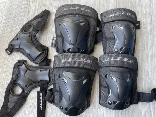 Ultra Protective Gear Set for Action Sports