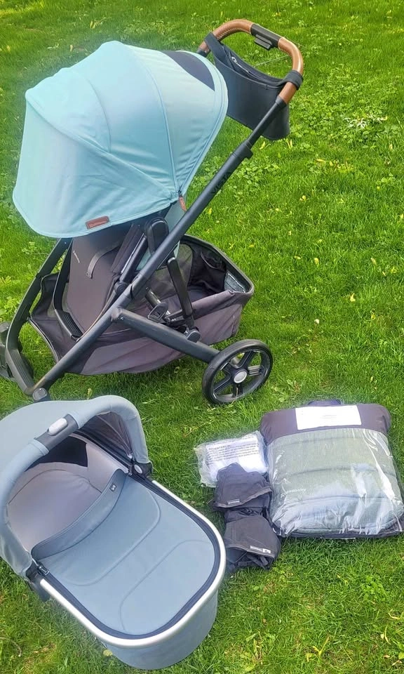 Uppababy Vista V3 Stroller, Bassinet, Rumble Seat