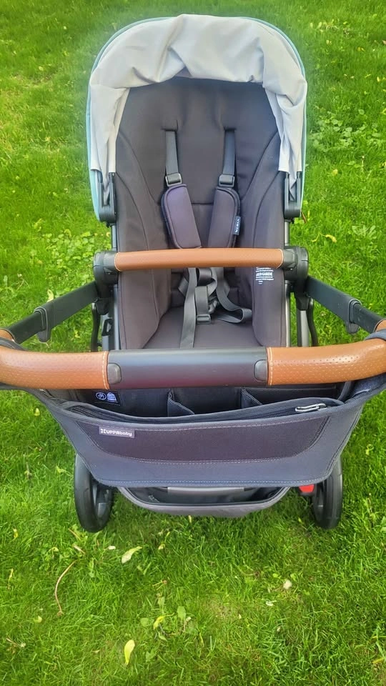 Uppababy Vista V3 Stroller, Bassinet, Rumble Seat - photo 2