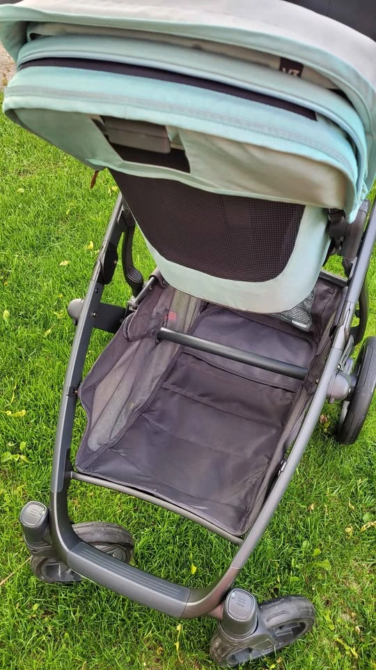 Uppababy Vista V3 Stroller, Bassinet, Rumble Seat - photo 3