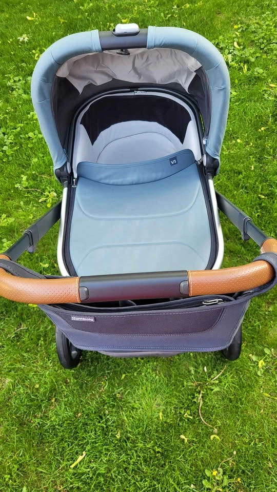 Uppababy Vista V3 Stroller, Bassinet, Rumble Seat - photo 4