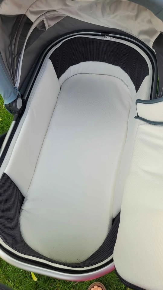 Uppababy Vista V3 Stroller, Bassinet, Rumble Seat - photo 5