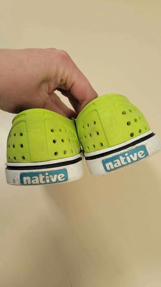 Native Shoes Size J1 - photo 3