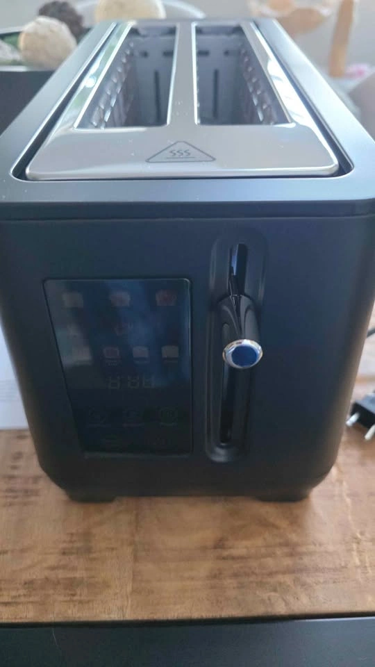 4 Slice Toaster - photo 2